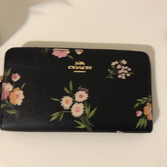 Coach Phone Wallet - Picture 2 of 7